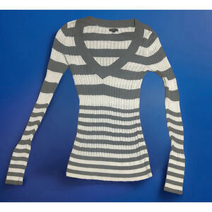 Women's EXPRESS V-Neck Striped Sweater S Gray White